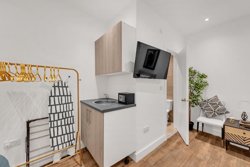 Broadway, London W13 1 bed serviced apartment to rent - £3,480 pcm (£803 pw)