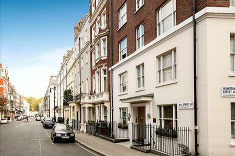 Hill Street, London W1J 3 bed flat to rent - £7,280 pcm (£1,680 pw)
