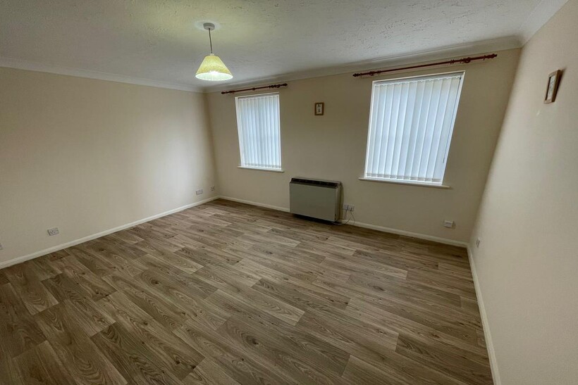Finbars Walk, Ipswich IP4 1 bed ground floor flat to rent - £795 pcm (£183 pw)