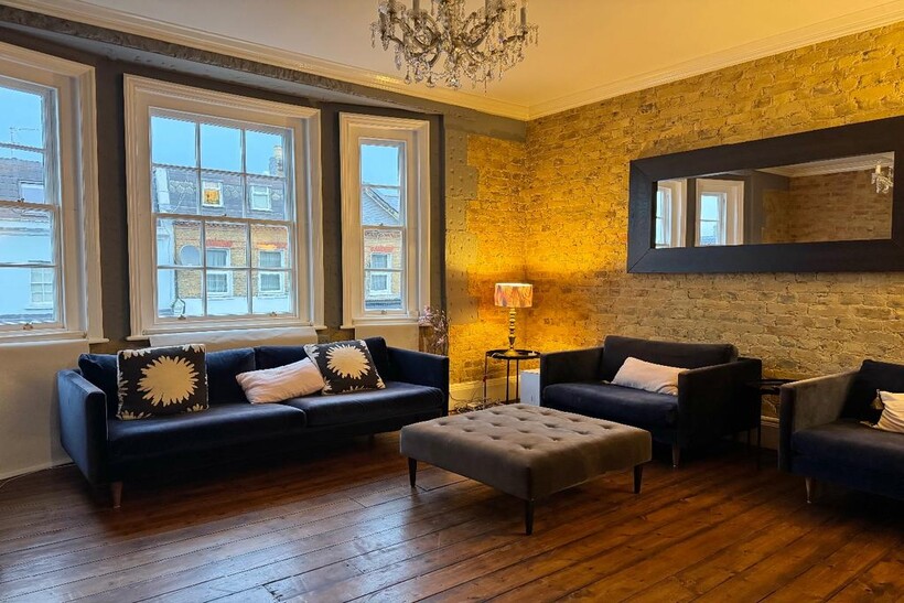 a Kingston Road, London 2 bed maisonette to rent - £3,250 pcm (£750 pw)