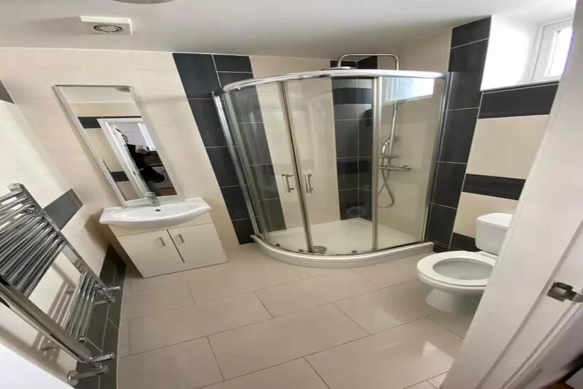 Moorland road, Stoke-on-Trent ST6 1DJ 2 bed flat to rent - £850 pcm (£196 pw)