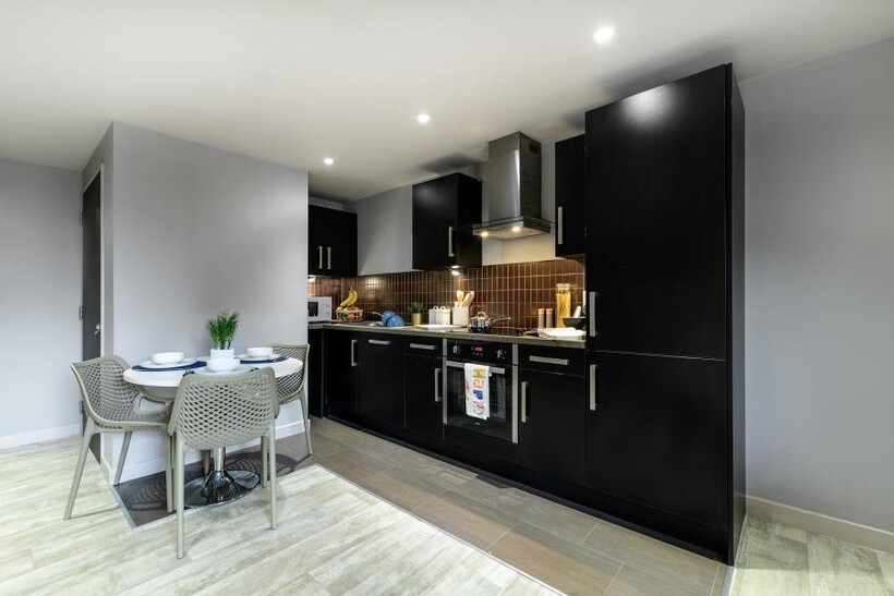Portobello Point, 2 Portobello... 4 bed flat share to rent - £1,647 pcm (£380 pw)