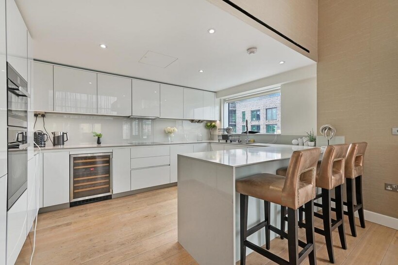 Empire House, Colindale, London, NW9 5 bed flat to rent - £6,500 pcm (£1,500 pw)