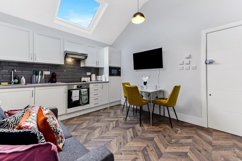 Park Lane, Hornchurch RM11 1 bed serviced apartment to rent - £1,633 pcm (£377 pw)