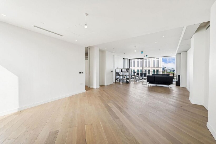 London  W12 3 bed penthouse to rent - £12,500 pcm (£2,885 pw)