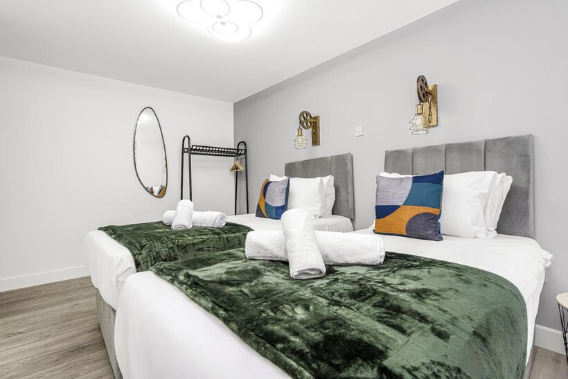 Etherley Road, London N15 4 bed serviced apartment to rent - £4,872 pcm (£1,124 pw)