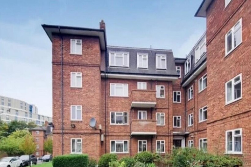 Empire Court, North End Road... 1 bed flat to rent - £1,350 pcm (£312 pw)