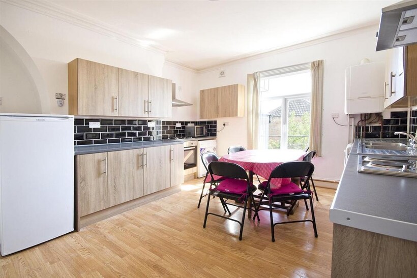 *£115PPPW BILLS INCL Flat 2, Forest... 7 bed terraced house to rent - £2,498 pcm (£576 pw)