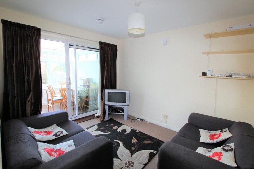 Monarch Drive, Worcester WR2 5 bed semi-detached house to rent - £2,470 pcm (£570 pw)