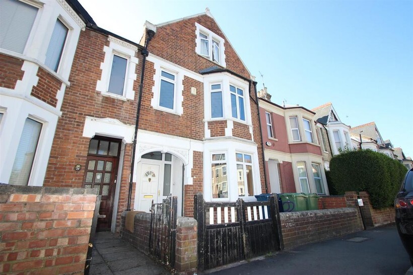 22 & 22a Divinity... 8 bed house to rent - £5,200 pcm (£1,200 pw)