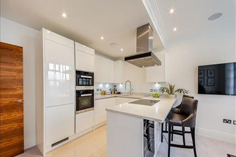 Rainville Road, London W6 2 bed flat to rent - £4,442 pcm (£1,025 pw)