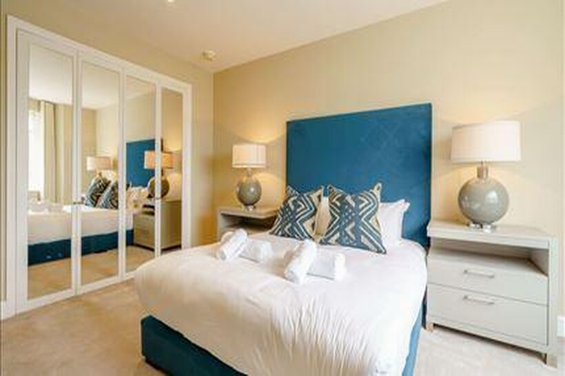 Westferry Circus, London E14 2 bed flat to rent - £4,225 pcm (£975 pw)