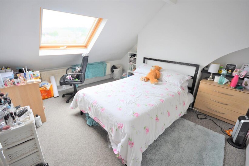 Attic room 3