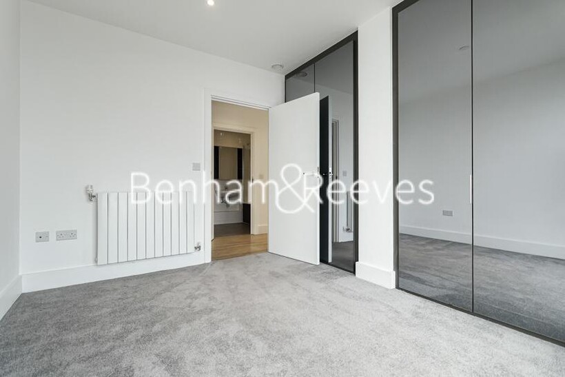 Plumstead Road, Woolwich SE18 2 bed apartment to rent - £2,300 pcm (£531 pw)