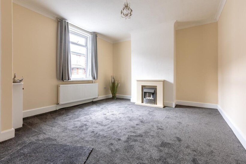 Weeton Road, Wesham, Lancashire, PR4 3 bed terraced house to rent - £795 pcm (£183 pw)