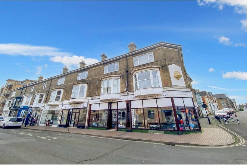 Birmingham Road, Cowes PO31 1 bed flat to rent - £595 pcm (£137 pw)