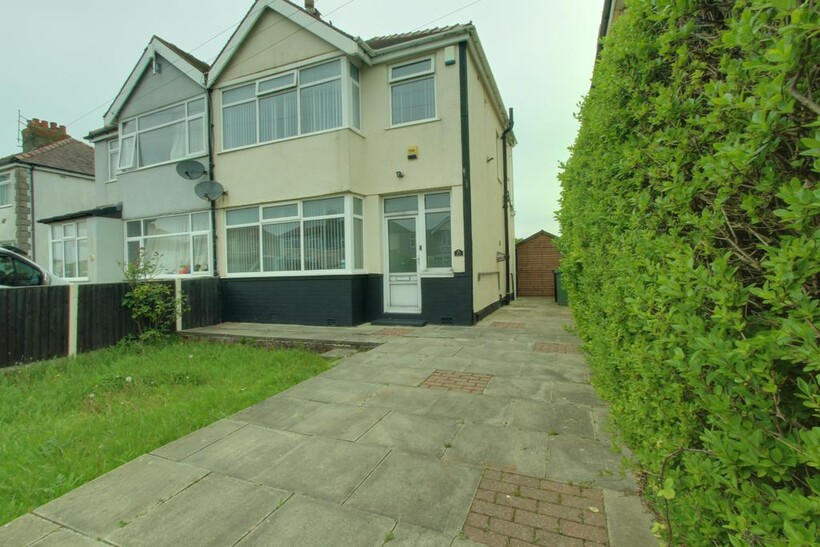 Cumberland Avenue, Thornton-Cleveleys... 3 bed semi-detached house to rent - £850 pcm (£196 pw)