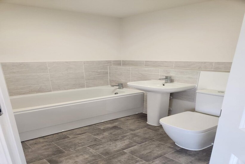 VESPASIAN ROAD MK11 2 bed flat to rent - £1,450 pcm (£335 pw)