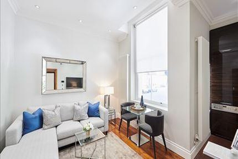 Kensington Gardens Square, London W2 1 bed flat to rent - £3,423 pcm (£790 pw)