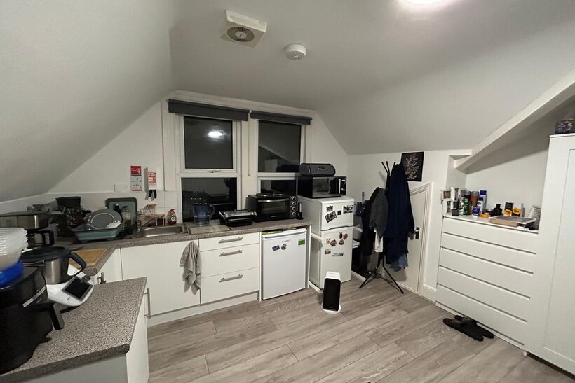 Whetstone R7 1 bed in a house share to rent - £760 pcm (£175 pw)