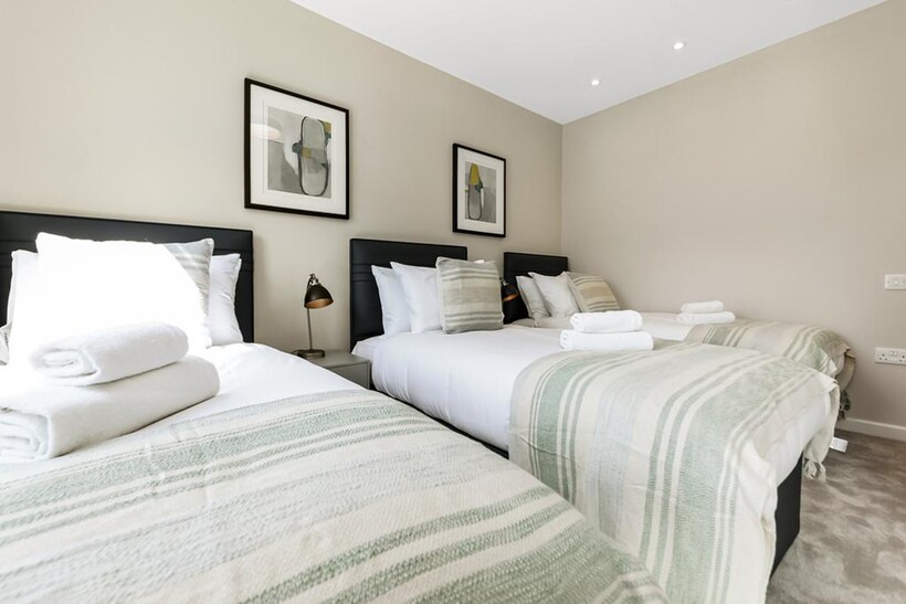 Lyham Road, London SW2 3 bed house to rent - £5,617 pcm (£1,296 pw)