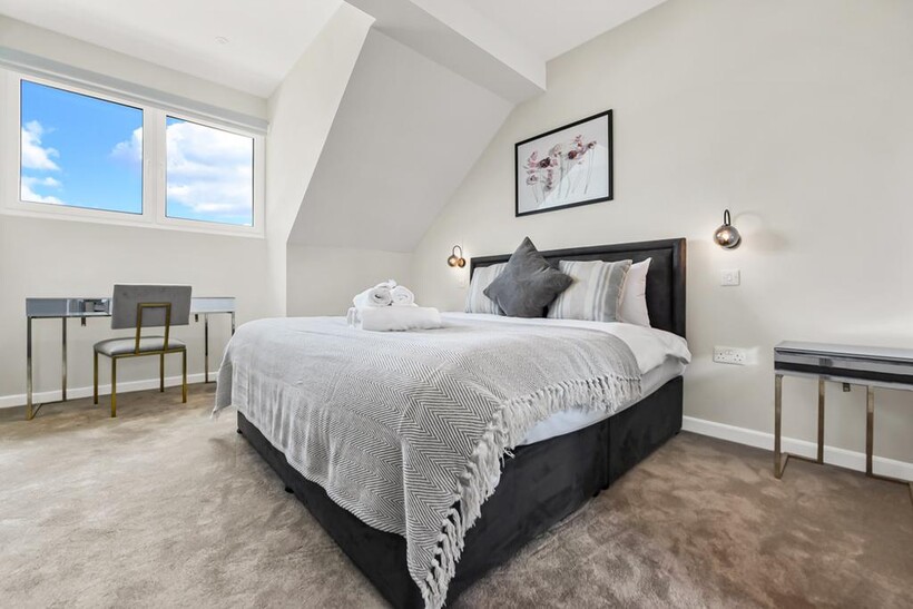 Lyham Road, London SW2 3 bed house to rent - £5,617 pcm (£1,296 pw)