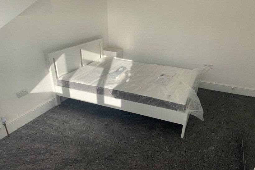 leeds LS6 3 bed flat to rent - £1,650 pcm (£381 pw)