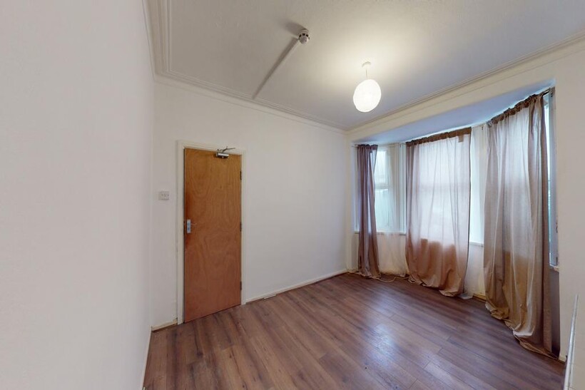 Saxon R1 1 bed in a house share to rent - £775 pcm (£179 pw)