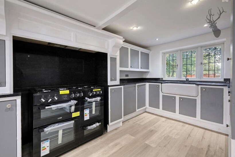 Tawney Lane, Stapleford Tawney 4 bed detached house to rent - £4,000 pcm (£923 pw)