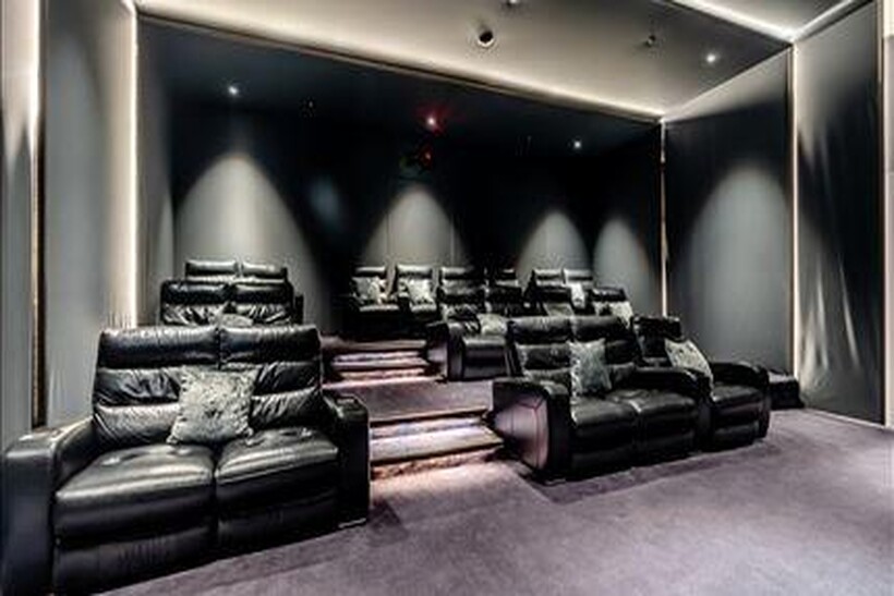 Kensington Gardens Square, London W2 2 bed flat to rent - £7,796 pcm (£1,799 pw)