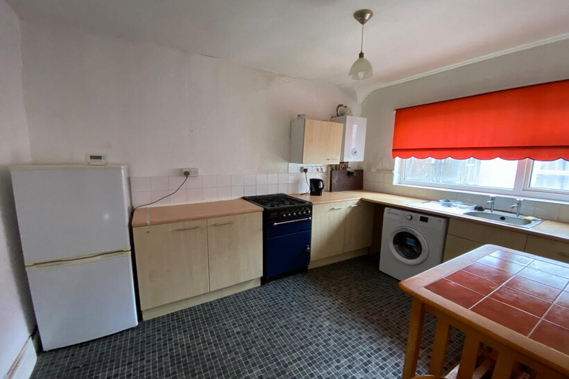 Russian Drive, Liverpool  L13 2 bed flat to rent - £625 pcm (£144 pw)