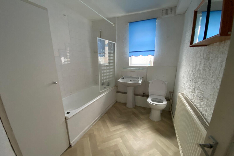 Russian Drive, Liverpool  L13 2 bed flat to rent - £625 pcm (£144 pw)
