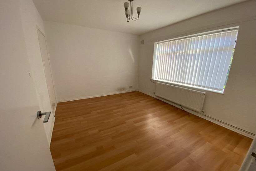 Dooley Drive, Bootle L30 3 bed semi-detached house to rent - £895 pcm (£207 pw)