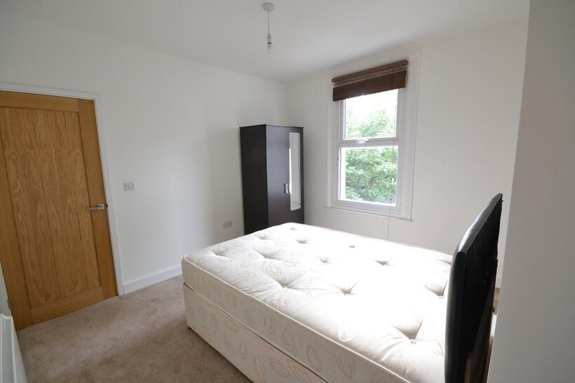 Bramley Road, London W10 Flat share to rent - £800 pcm (£185 pw)