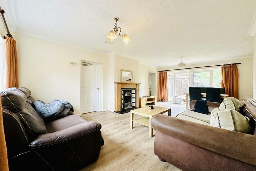 Nottingham NG7 6 bed house share to rent - £3,129 pcm (£722 pw)