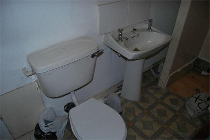 Leeds LS6 2 bed terraced house to rent - £775 pcm (£179 pw)