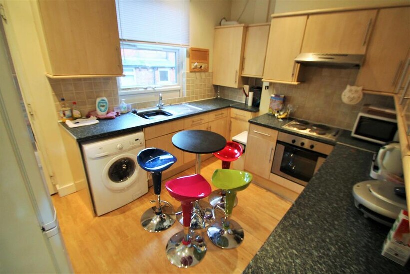 Granby Grove, Headingley, Leeds, LS6 3BE 5 bed terraced house to rent - £2,492 pcm (£575 pw)