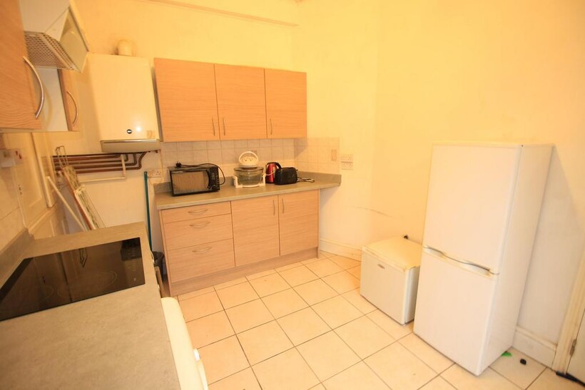 Forest Road East, Nottingham NG1 4 bed semi-detached house to rent - £1,840 pcm (£425 pw)