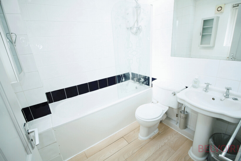 Bluecoat Close, Nottingham NG1 4 bed end of terrace house to rent - £2,080 pcm (£480 pw)