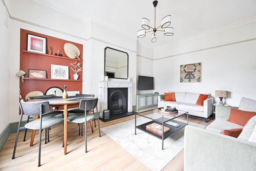 Eardley Crescent, Earls Court... 2 bed flat to rent - £5,634 pcm (£1,300 pw)