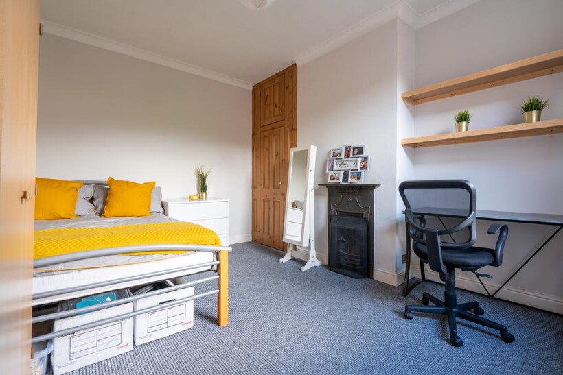 Richmond Road - Student House - 25/26 6 bed terraced house to rent - £400 pcm (£92 pw)