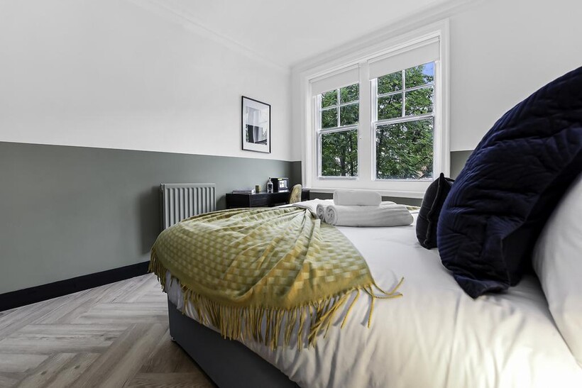 Mare Street, London E8 3 bed serviced apartment to rent - £5,055 pcm (£1,167 pw)