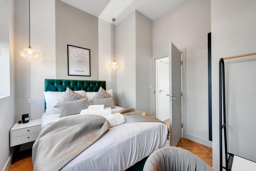 Minard Road, London SE6 3 bed house to rent - £3,097 pcm (£715 pw)