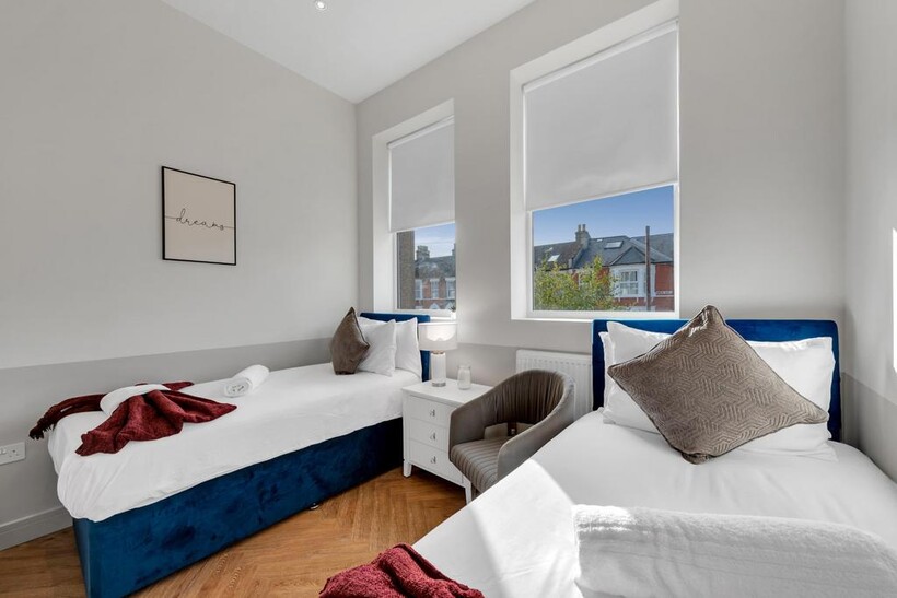 Minard Road, London SE6 3 bed house to rent - £3,097 pcm (£715 pw)