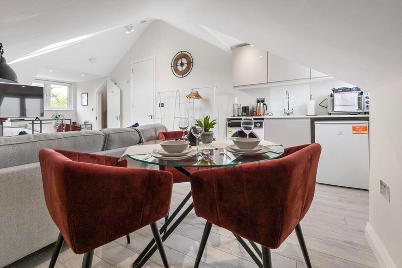Alderton Way, London NW4 1 bed serviced apartment to rent - £1,840 pcm (£425 pw)