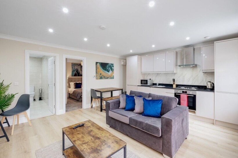 CG Deanway 02 1 bed apartment to rent - £2,750 pcm (£635 pw)