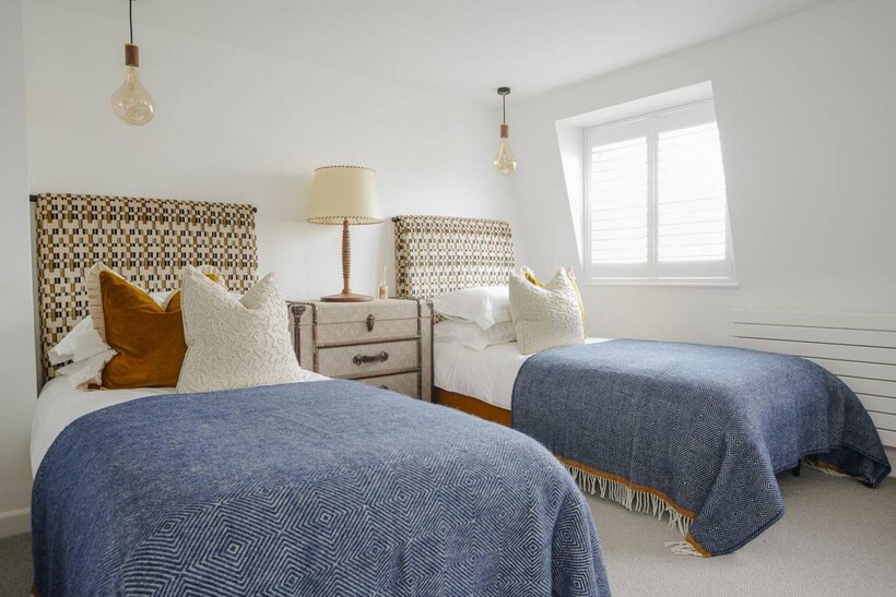 Novello Street, Fulham, London, SW6 5 bed maisonette to rent - £25,502 pcm (£5,885 pw)