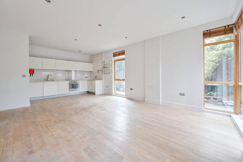 Verdigris Apartments, Old Bethnal... 3 bed flat to rent - £5,000 pcm (£1,154 pw)