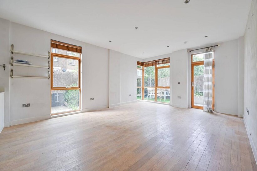 Verdigris Apartments, Old Bethnal... 3 bed flat to rent - £5,000 pcm (£1,154 pw)