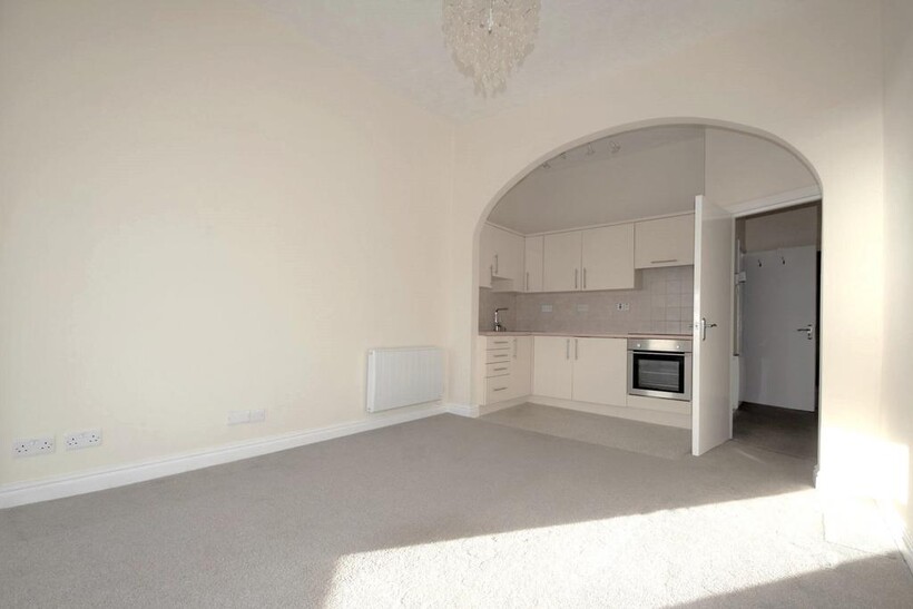Alexandra Gardens, Ventnor PO38 2 bed flat to rent - £625 pcm (£144 pw)